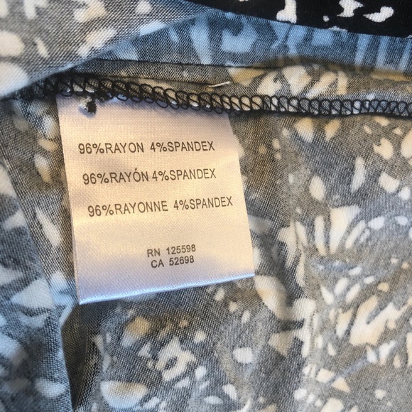 Ellen Tracy Quarter Sleeve shirt with zippers. Size medium. “Bouncy” material. - Picture 6 of 9